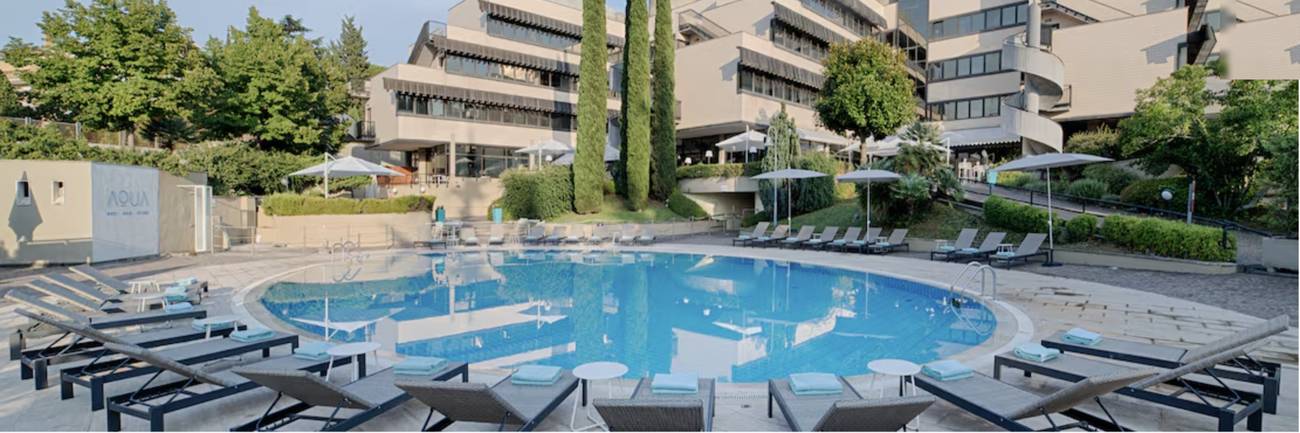 NH Roma Villa Carpegna, the hotel and its pool