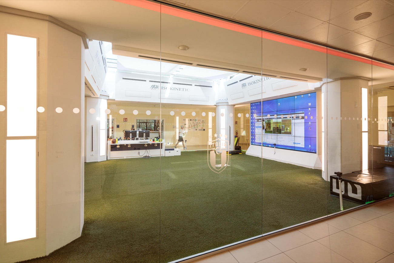The movement analysis room seen through its glass walls